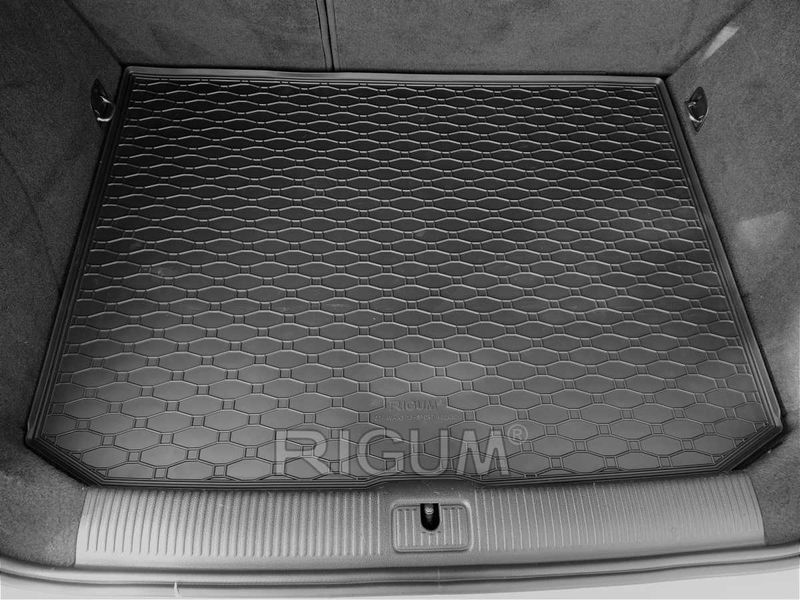 Гумени стелки и багажник AUDI A3 8V и Sportback Seat Leon от 2012-2019