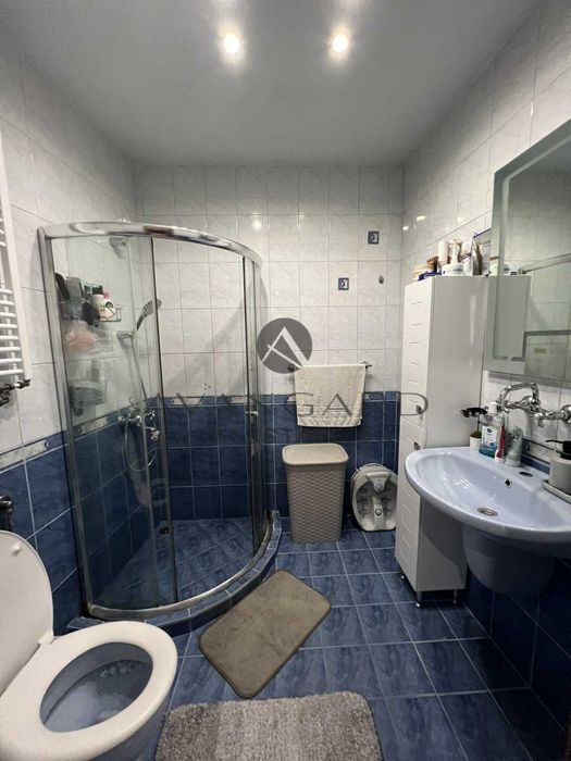 Продава се Тристаен апартамент в Пловдив, Кючук Париж - 113 кв.м за 2027 €/кв.м - Снимка #9