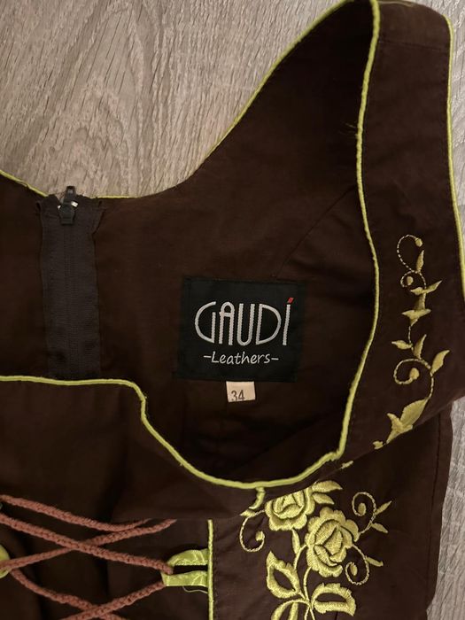 Vând rochie stare foarte buna !