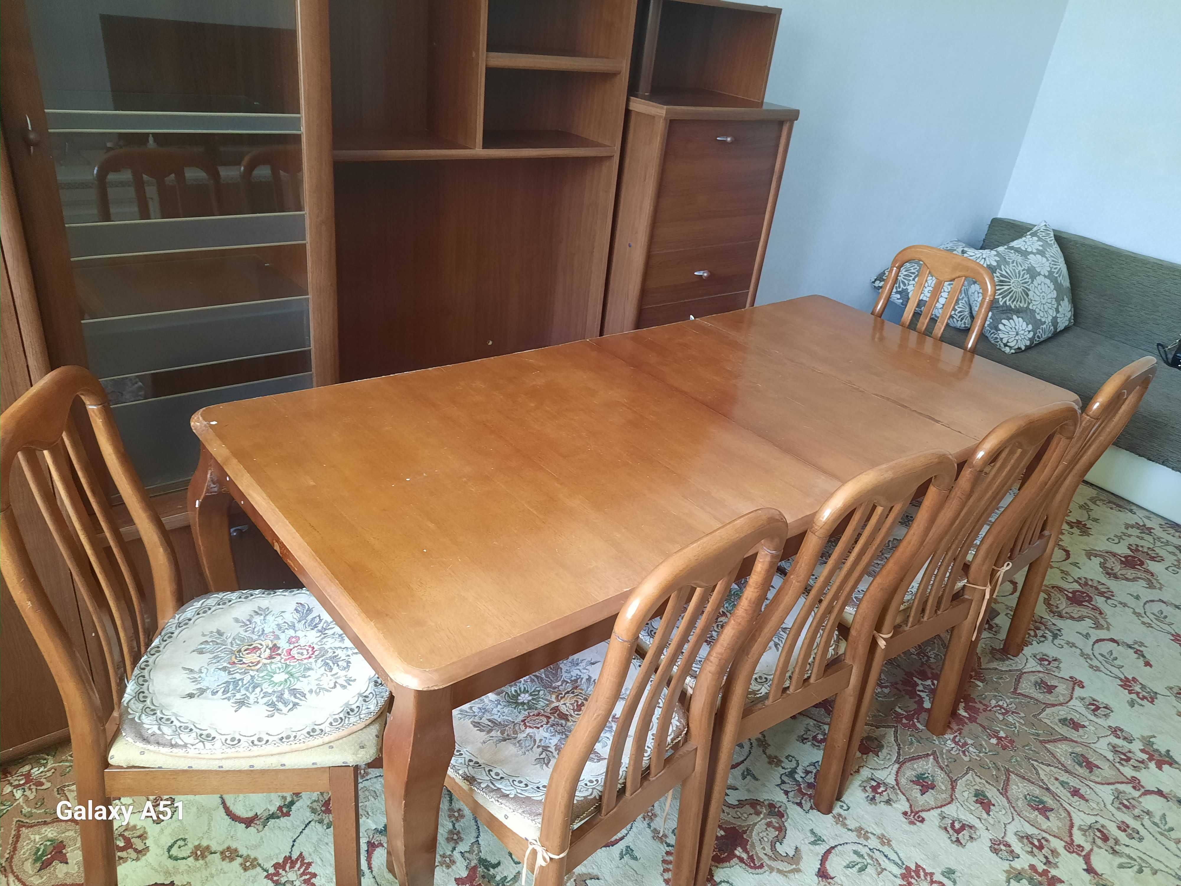 Мебель, стенка, стол и сулья