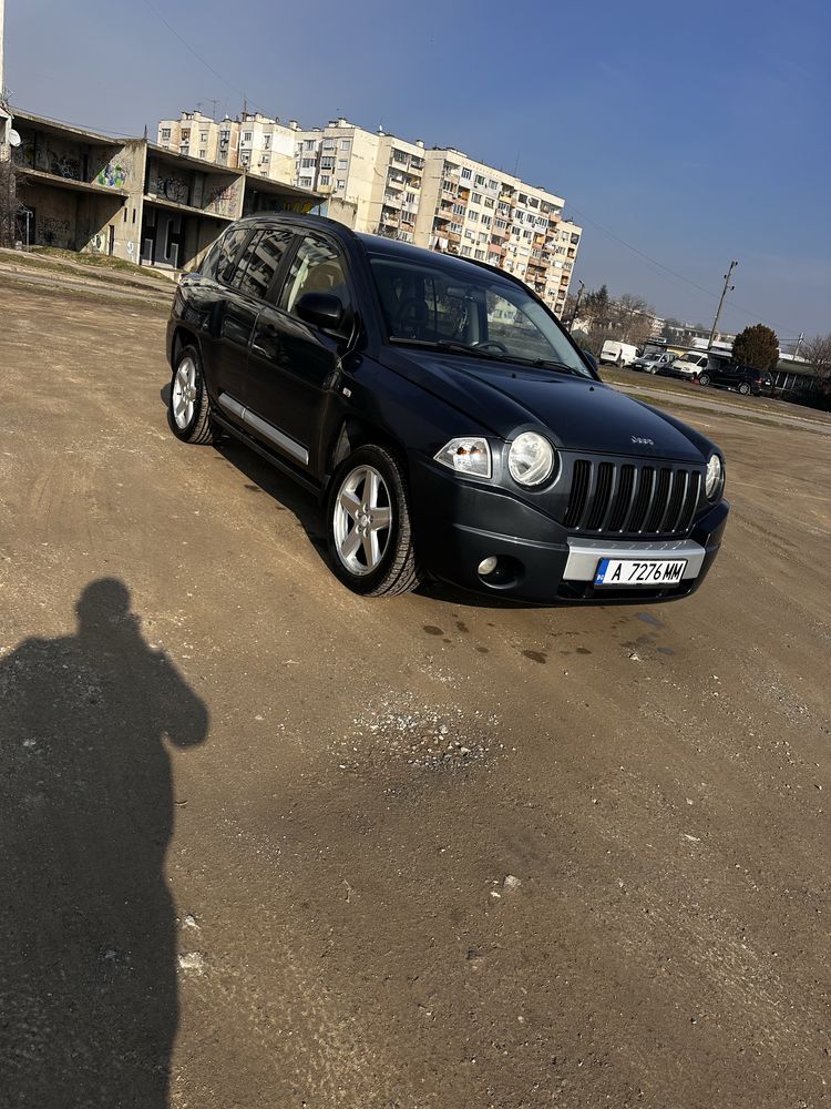 Продавам Jeep Compass
