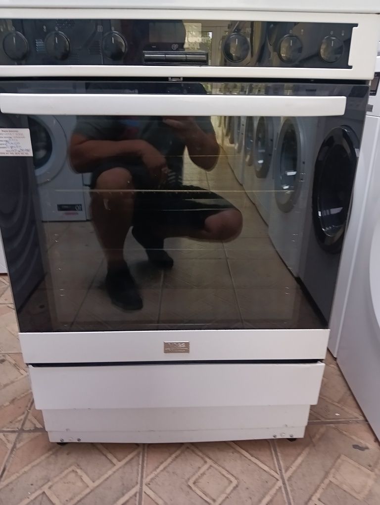 Свободно стояща печка с керамичен плот Voss Electrolux 2годиниГаранция