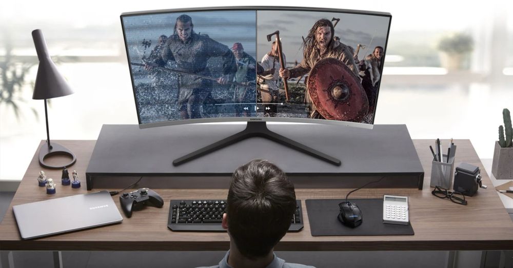 Monitor Samsung  curbat 32" cu design fără margini (2023)
32"