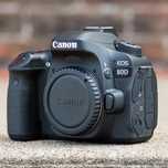 Vând canon 80d  cu 9000 cadre