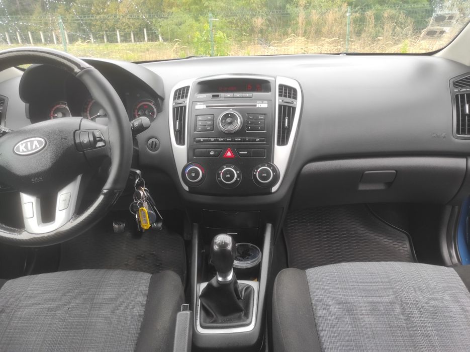 Vând/schimb KIA ceed facelift 2010 1.4 benzina