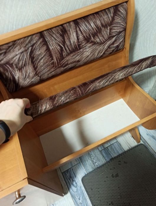 Продам прихожую с диванчиком