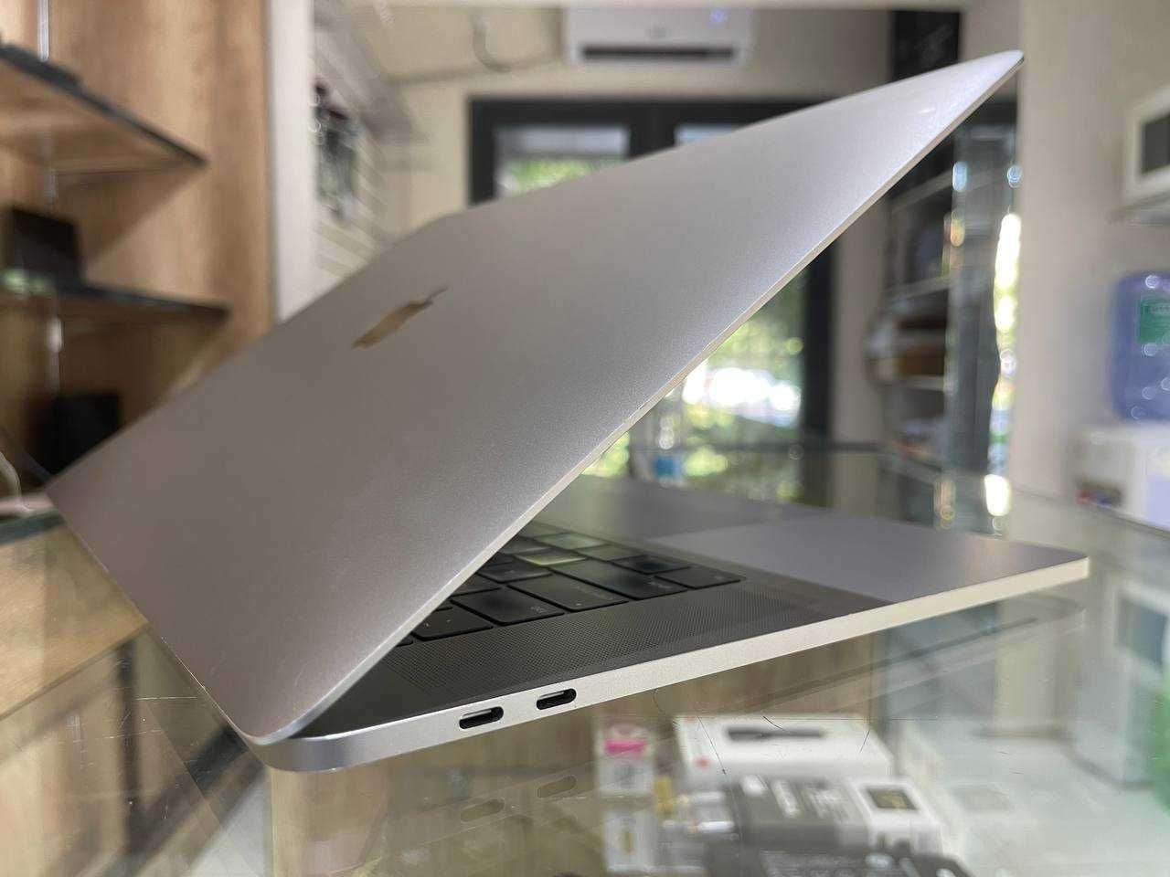 Macbook PRO 15 2019г Core i7-9750H озу16гб 512ssd Radeon Pro 555X 4гб