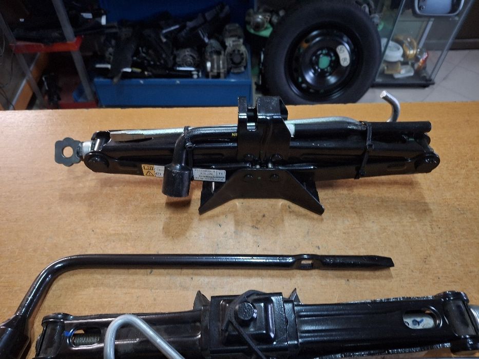 Cric Nissan Qashqai J11 J12 Maserati M145 M156 M157