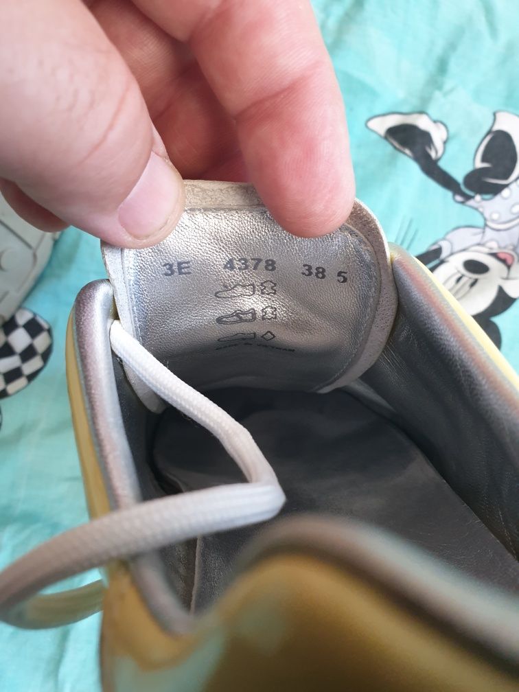 Prada оригинални маратонки  38 номер