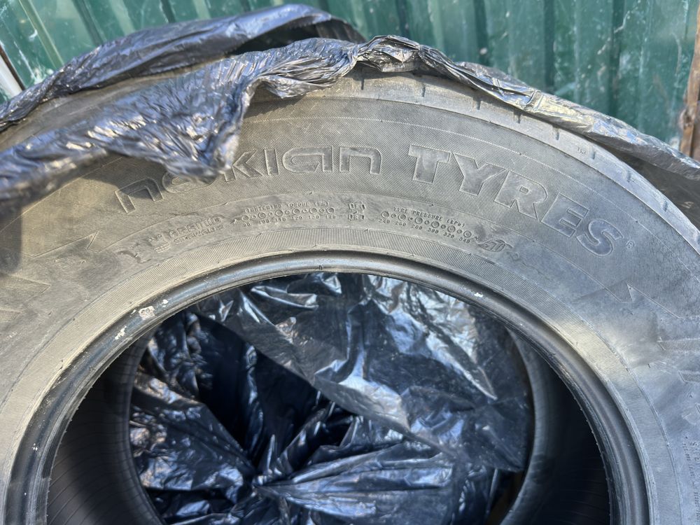 Nokian 255/60/R18