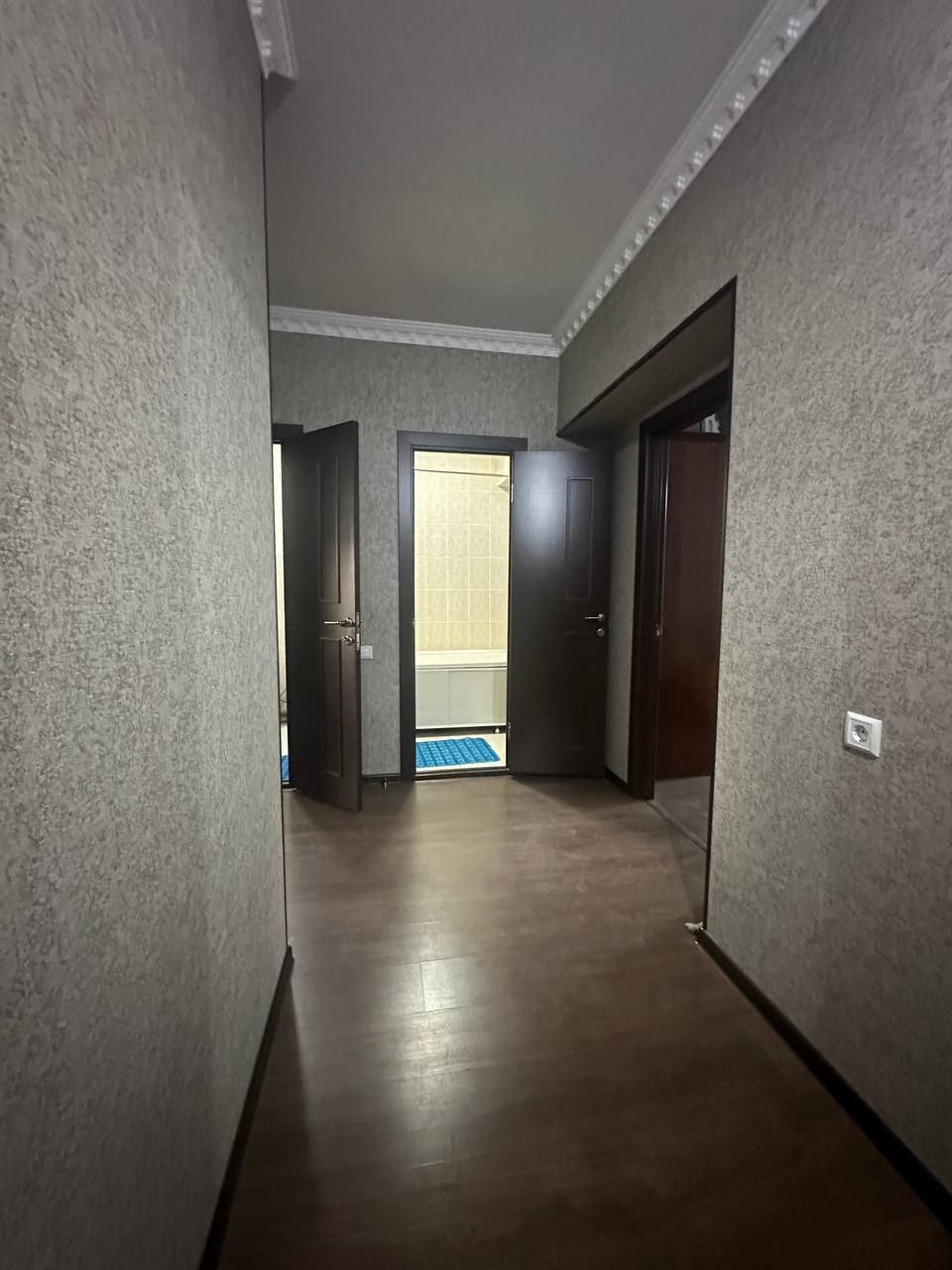 Продаётся квартира в Сергели 8 худуд, 3х комнатная,3- этаж Новостройка