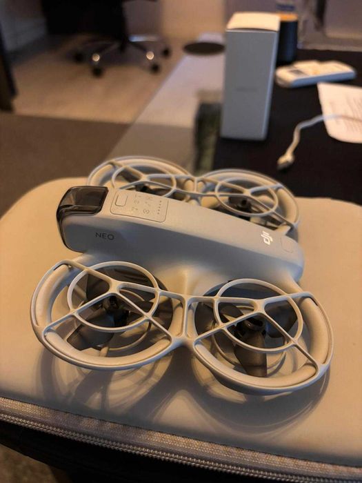 DJI NEO Fly More Combo + Geanta