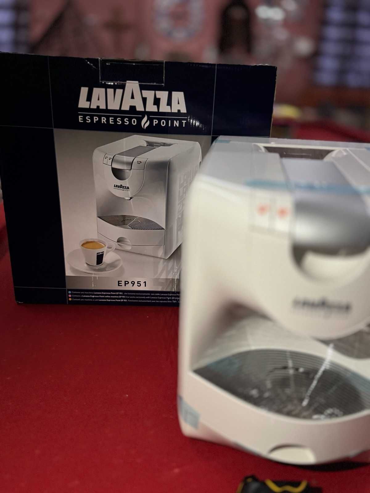 360лв. LAVAZZA EP 951 ESPRESSO POINT кафемашина за дома и офиса