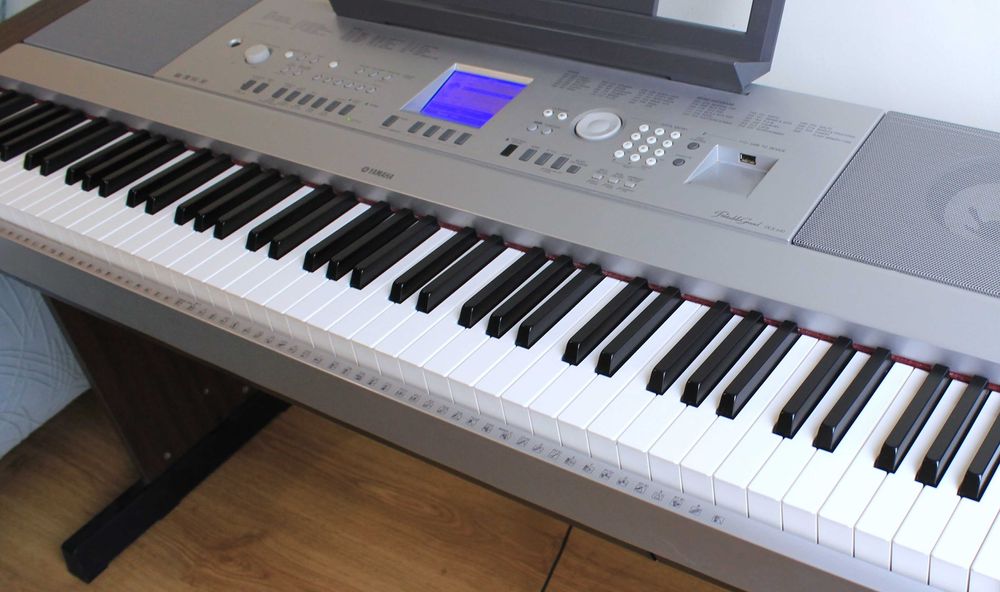 Дигитално пиано YAMAHA DGX-640 Portable Grand - 88 тежки клавиши