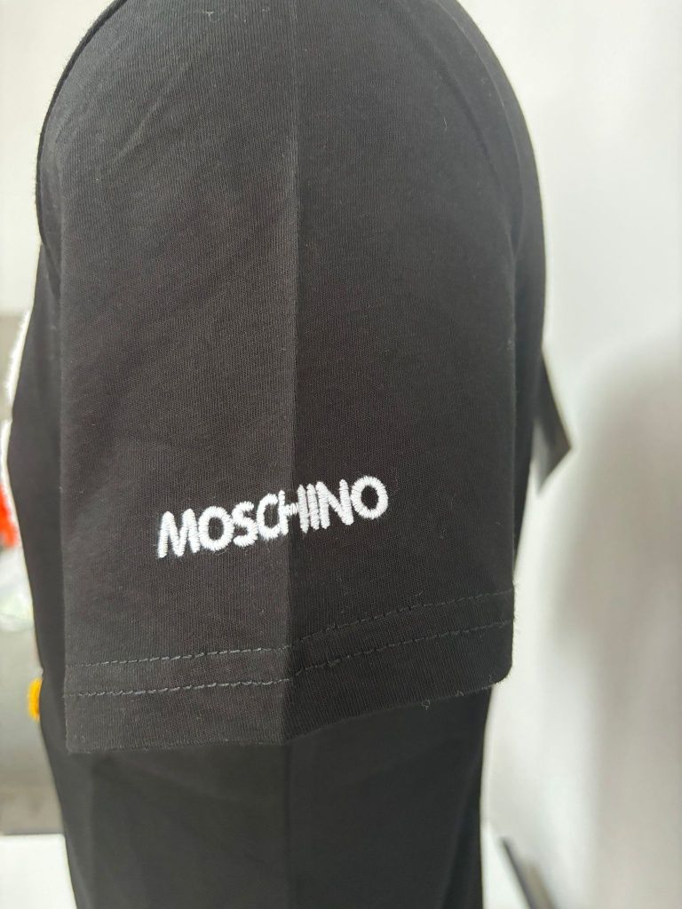 Tricou Moschino Super Calitate Produs Nou