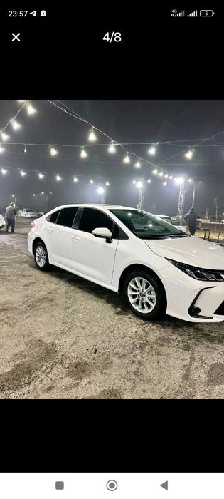 Tayotta corolla sedan