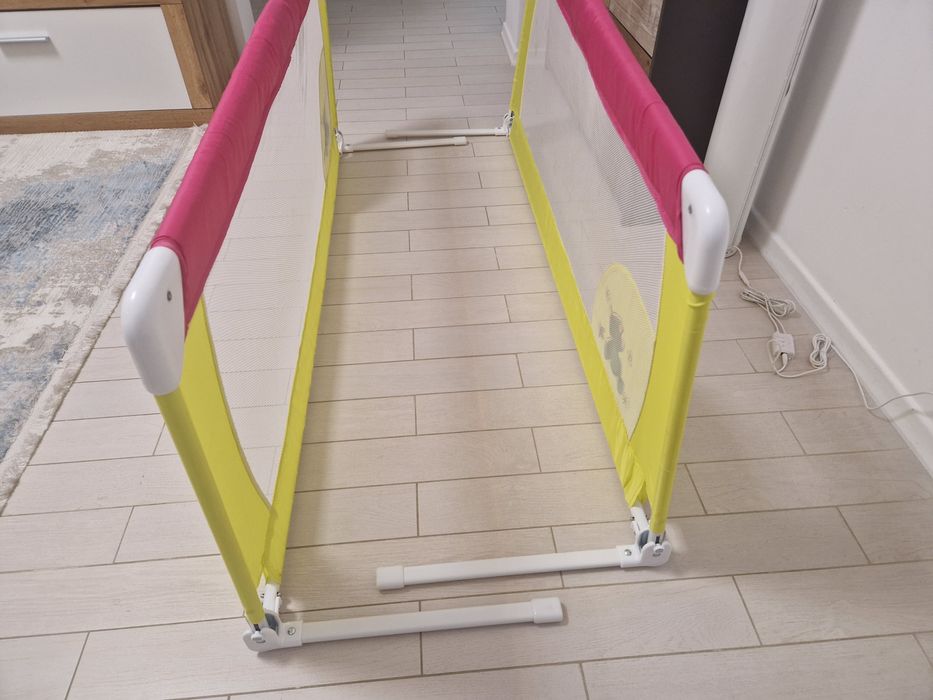 Bariera de protectie pentru pat, Wunderkid, 150x58 cm, Multicolor
