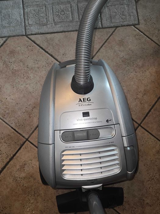Прахосмукачка AEG  viva quickstop 2200w