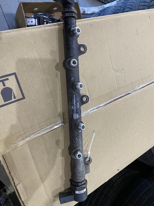 Rampa injectoare Bmw 2.0 d euro 4 0445214030