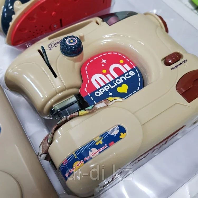 Игрушка швейная  машинка  с утюгом и доской