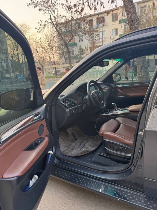 BMW X5 50i 2011yil
