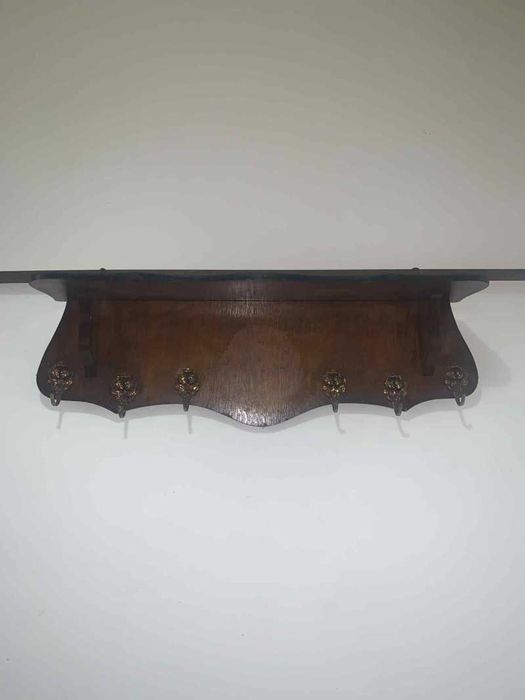 Cuier din lemn si 6 cuie din bronz