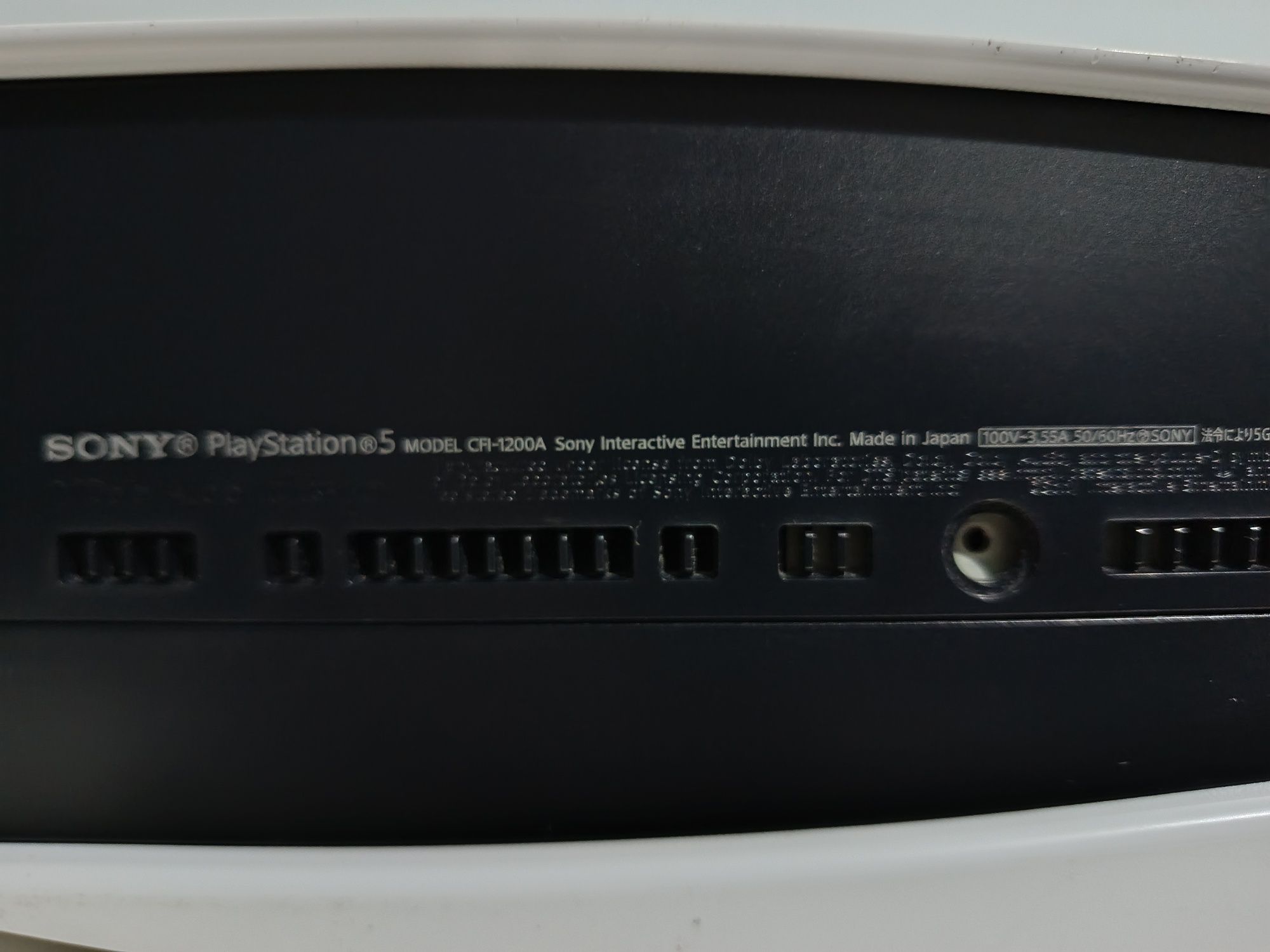 Playstation 5 + 2та джойстик + 10та топ уйни бор