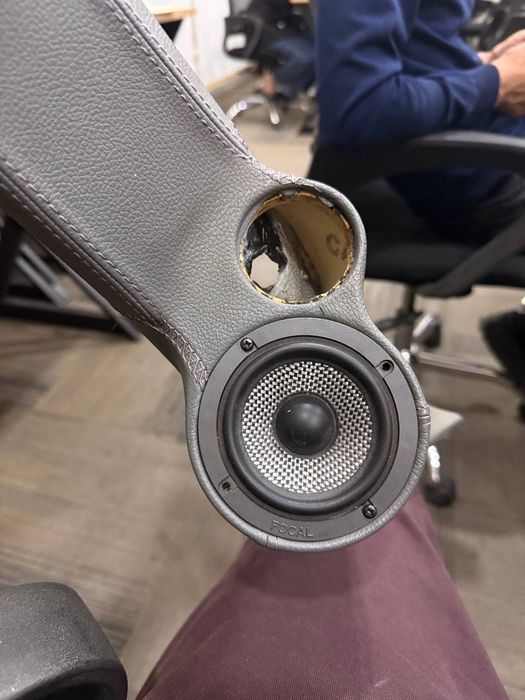 focal sredniy+ stoyka gentra koja