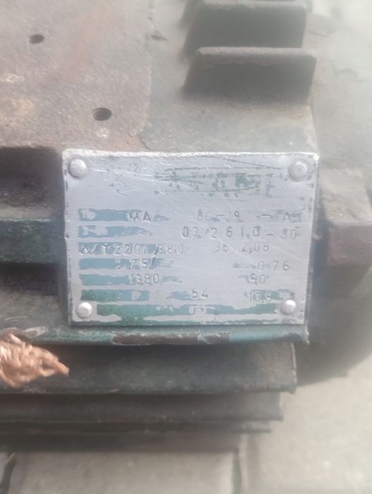Motor electric monofazic