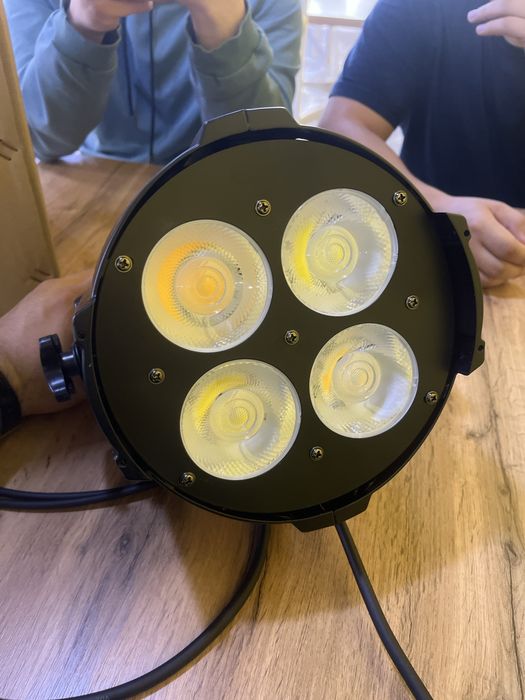 Лед фонар новый.