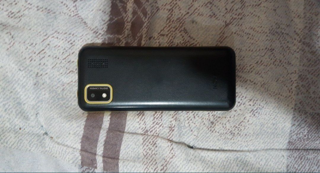 Novey knopkali telefon