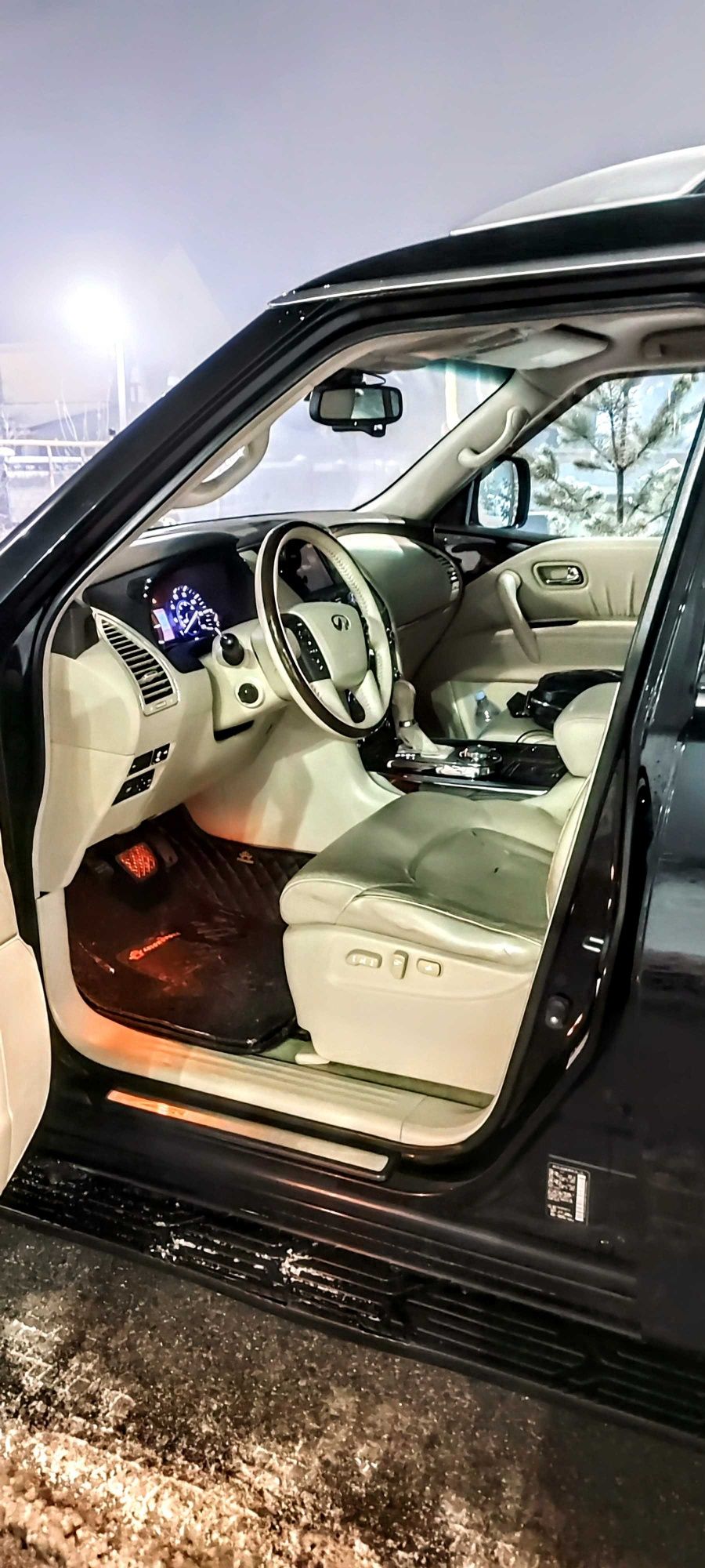 Infiniti QX 56 2011 г.в.