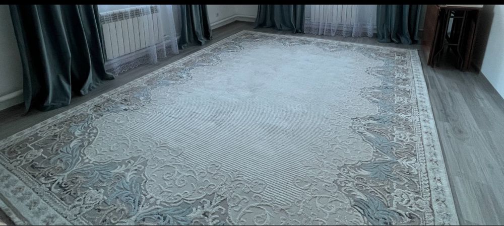 Продается ковер в отличном состоянии