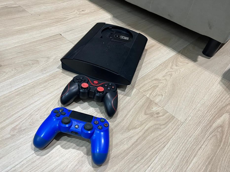 PS3 прошитый+2 геймпада