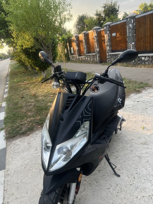 Scuter Generic XOR 2t 80cc Minarelli Motor Refacut complet!