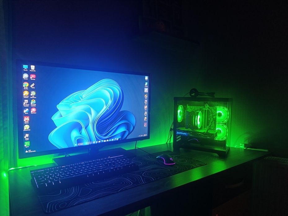 Vand pc gaming foarte bun