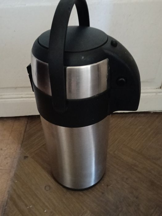 Recipient cafea sau ceai  3 litri cu pompa