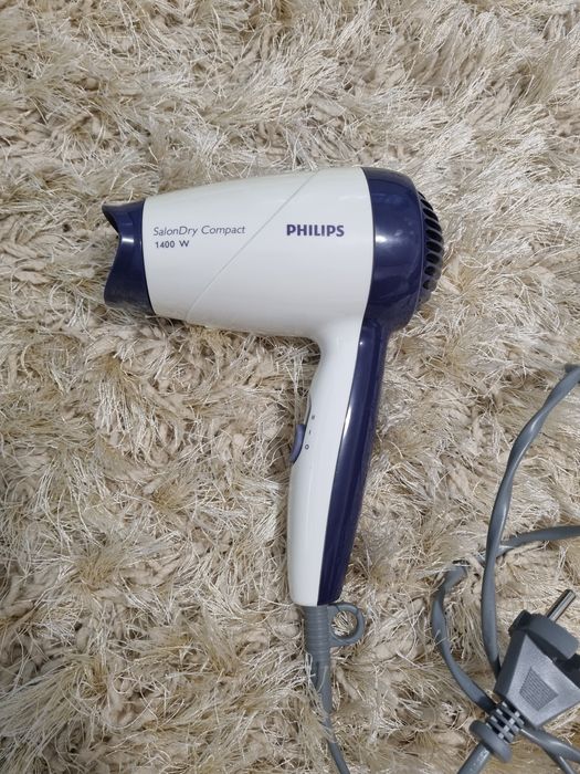 Uscător de păr compact Philips SalonDry Compact 1400 W