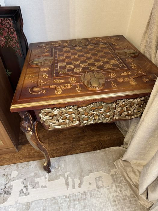 Шахматный стол ручной работы в египетском стиле