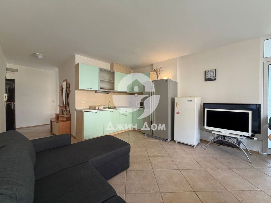 Тристаен апартамент на ПЪРВА ЛИНИЯ в к-с „Мидия“, гр. Ахелой