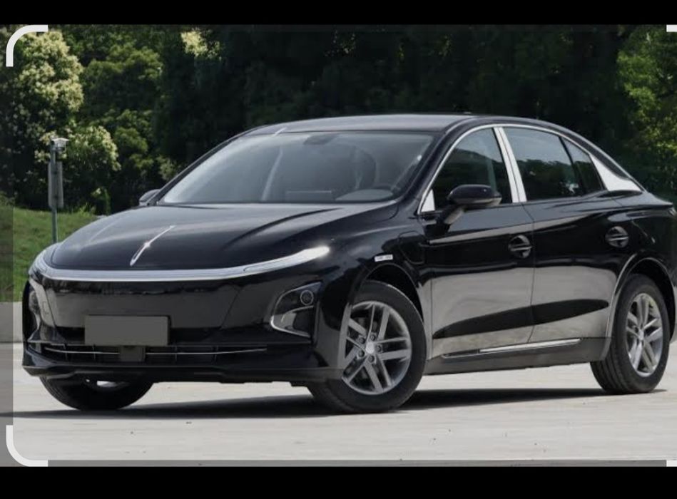 Сдаётся   Hongqi E QM5 2025год рестайлинг