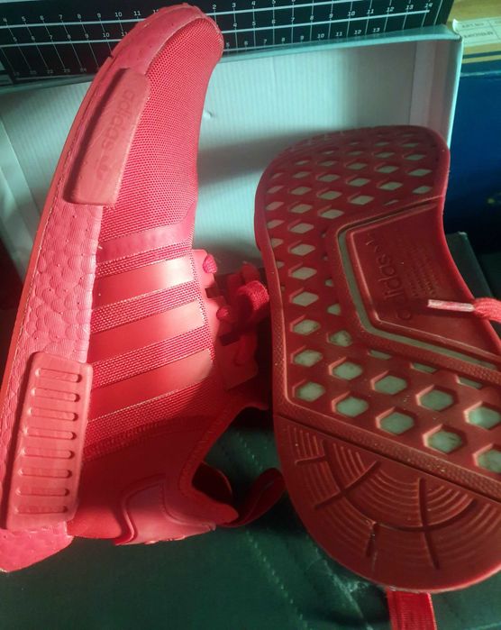 Vand adidasi pentru baieti