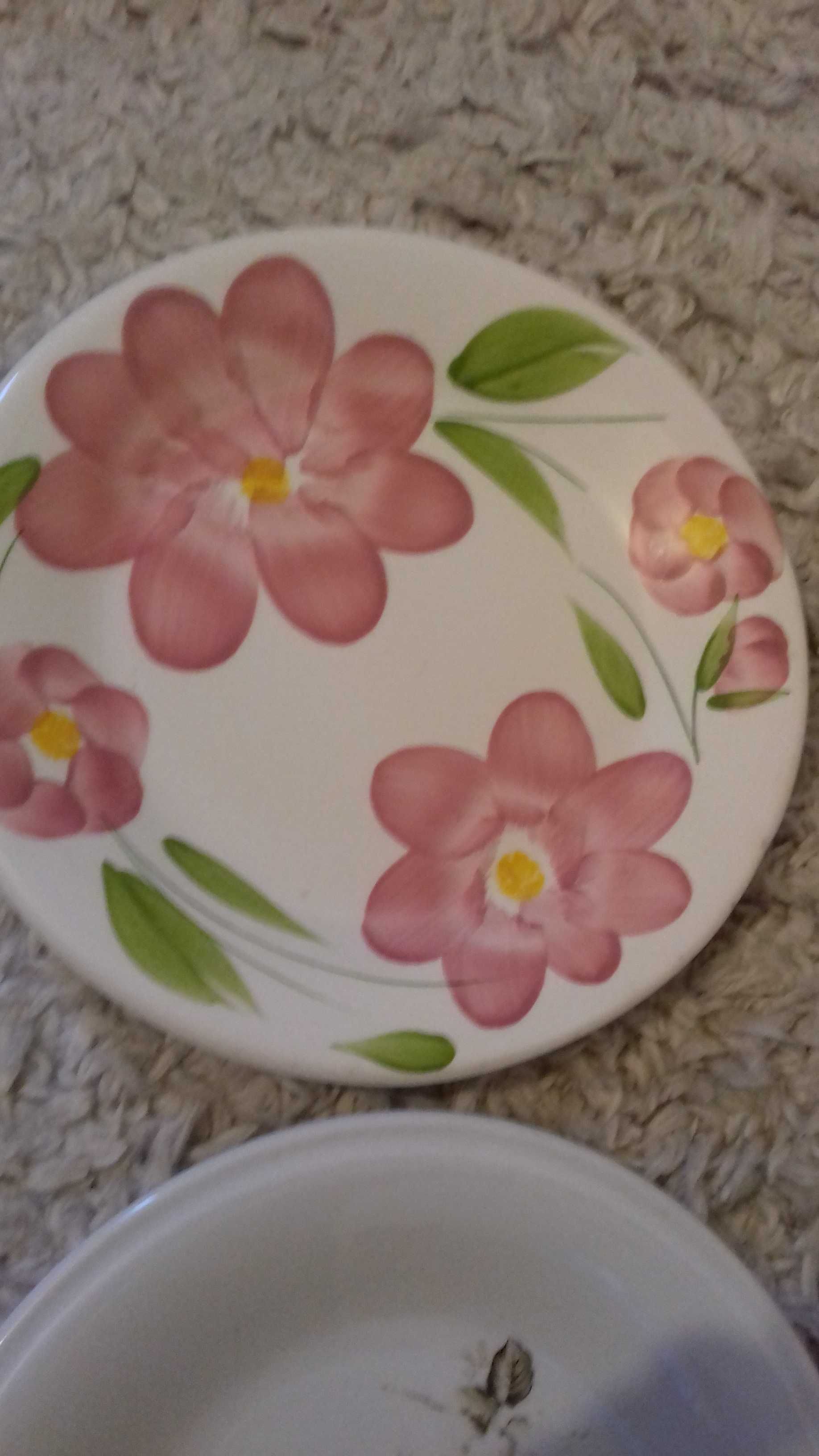 vaza verde si farfurii vechi pt  decor