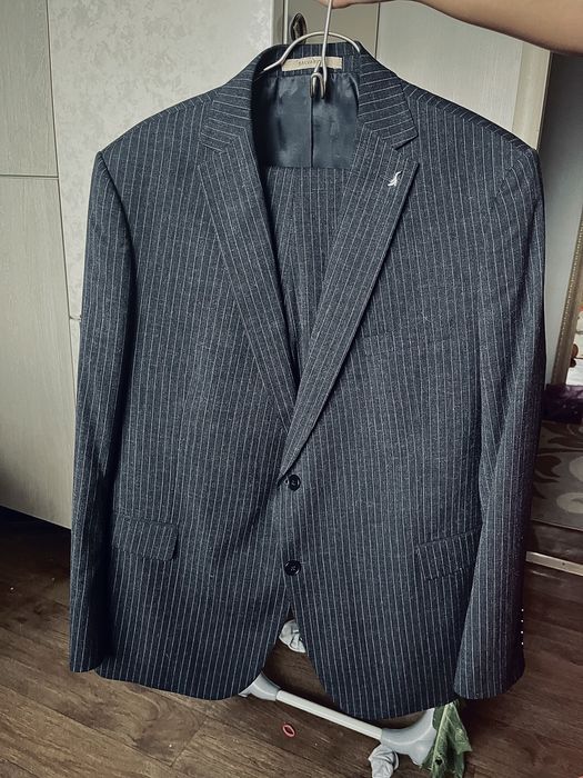 Продам Новый Костюм