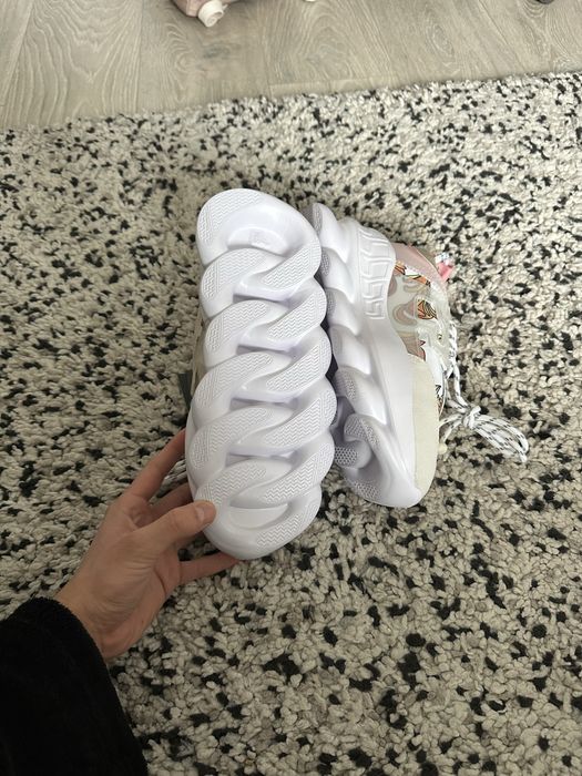 Versace noi 38 nepurtai