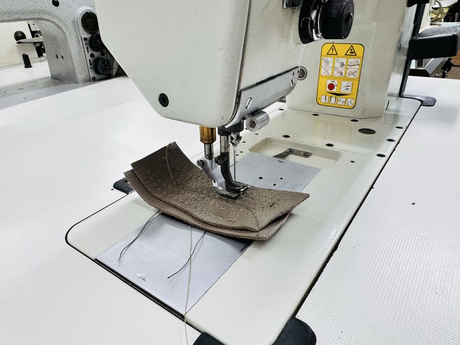 Masina de cusut cu triplu transport Durkopp adler 467 automata