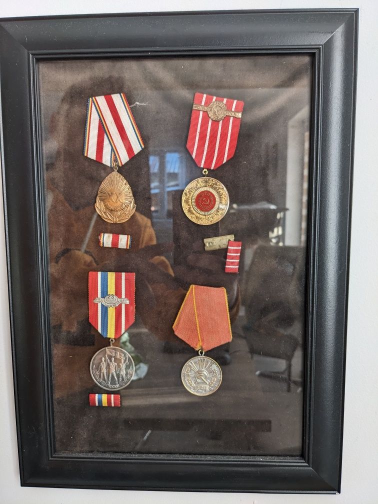Decoratii,insigne,medalii