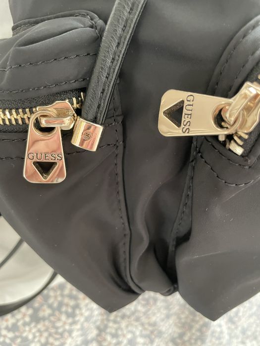 Дамска раница Guess