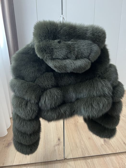 Haina blana vulpe kaki