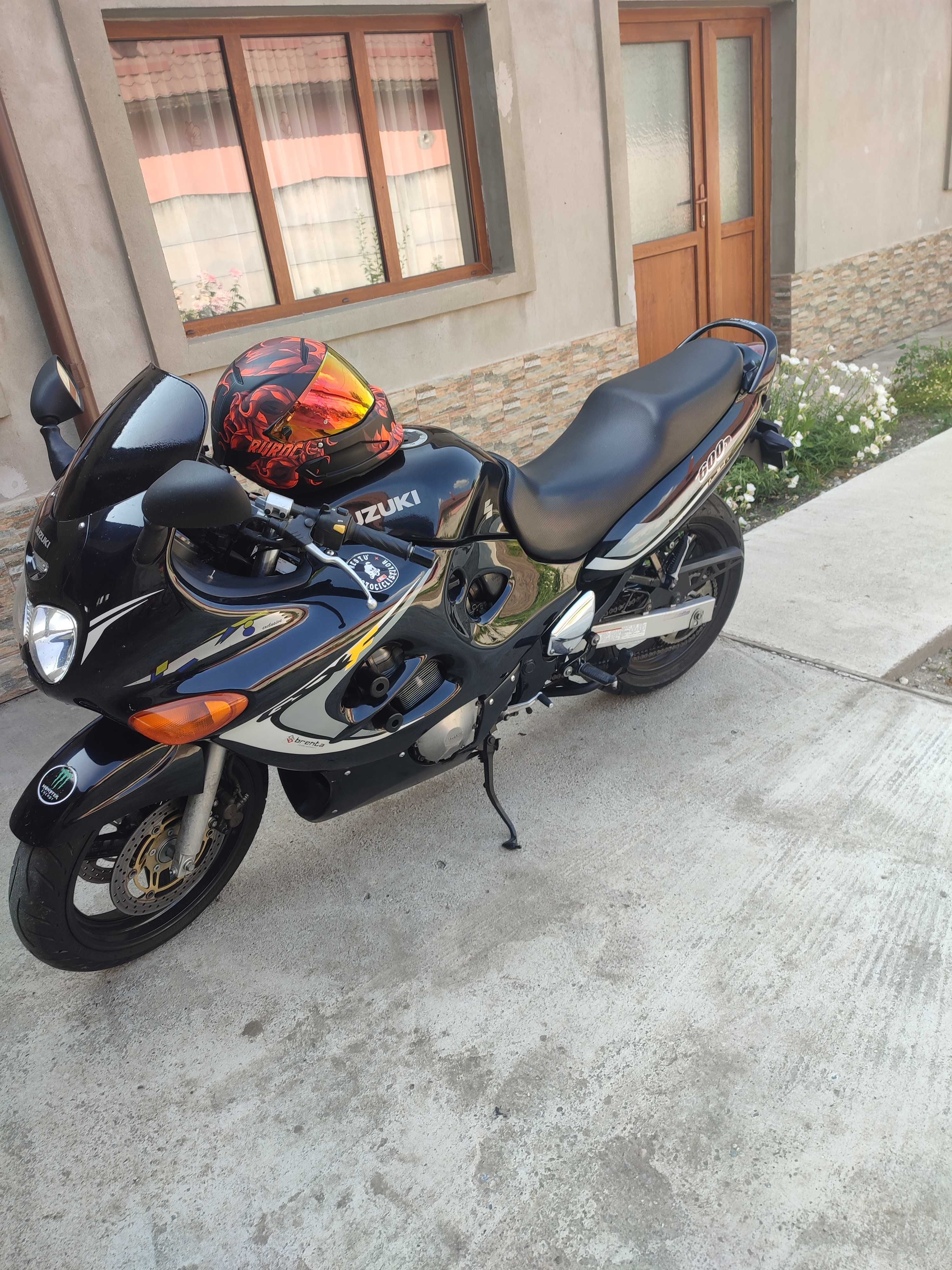 Vând Suzuki gsxf 600 kataan